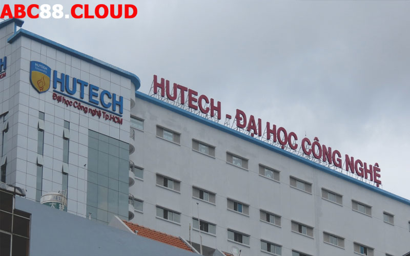 Theo học tại Đại Học Hutech